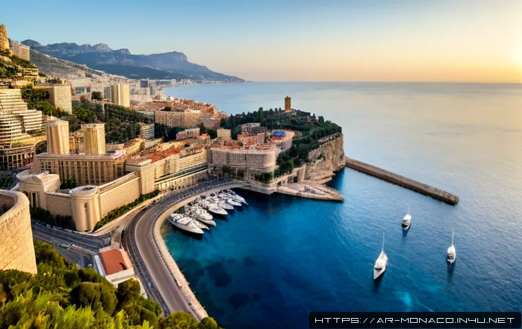 모나코의 독립성과 자주권 - Photorealistic panoramic view of Monaco’s Mediterranean coastline at sunrise, the Prince’s Palace hi...